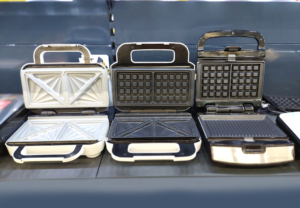 Countertop electric cooking appliance for apartment meals